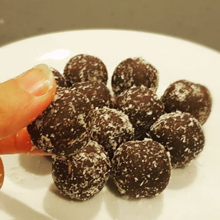  Chocolate Peanut Butter and Coconut Balls - RunFaster