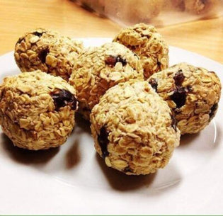  Oat and Date Balls - RunFaster